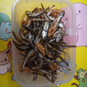 ナッツと小魚のチーズトースト